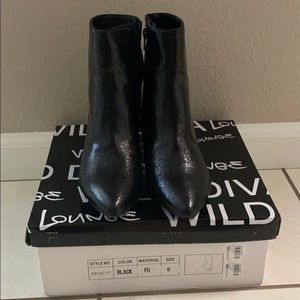 Faux patent leather black bootie